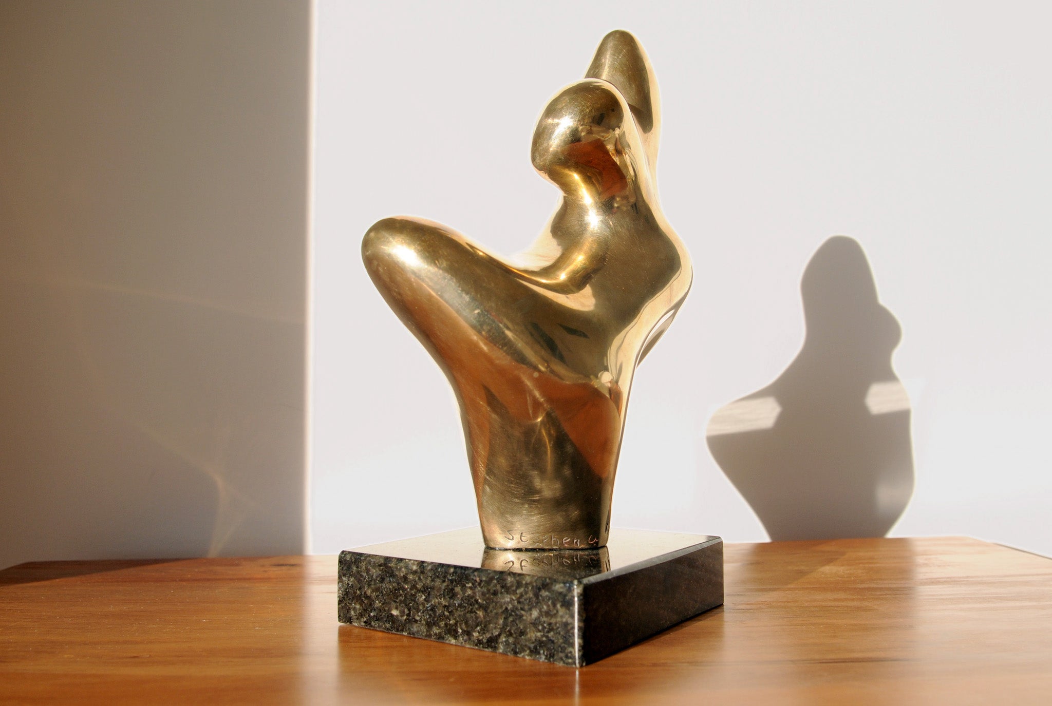 Abstract bronze sculpture of female figure for sale by Stephen Williams | New Zealand.